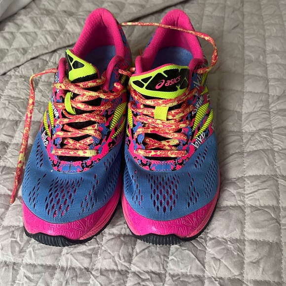 ASICS Women's Pink and Blue running  Shoes - Picture 1 of 3